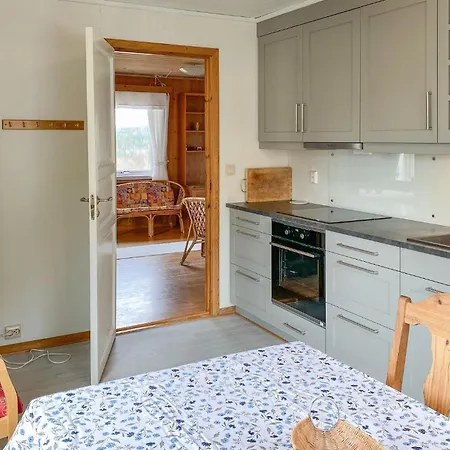 Stunning In Eidsvag I Romsdal Апартаменты *